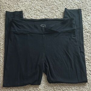 Women’s GAP Maternity Black Leggings